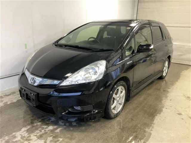 9227 HONDA FIT SHUTTLE GP2 2013 г. (JU Akita)